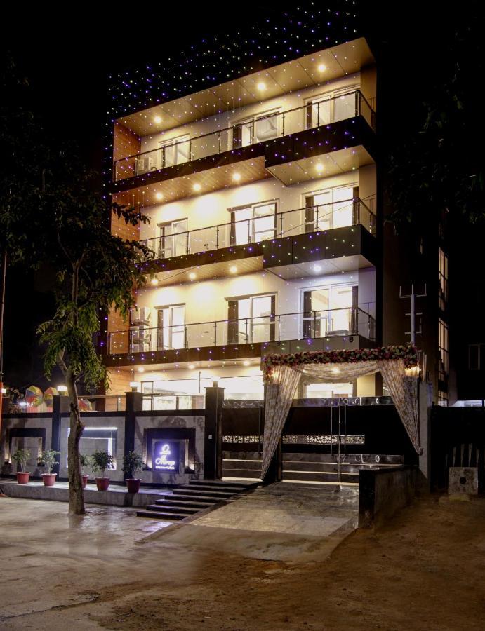 Hotel La Mirage Noida Zewnętrze zdjęcie