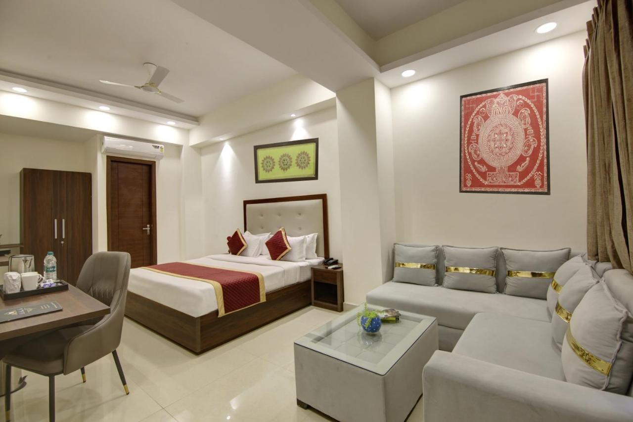 Hotel La Mirage Noida Zewnętrze zdjęcie