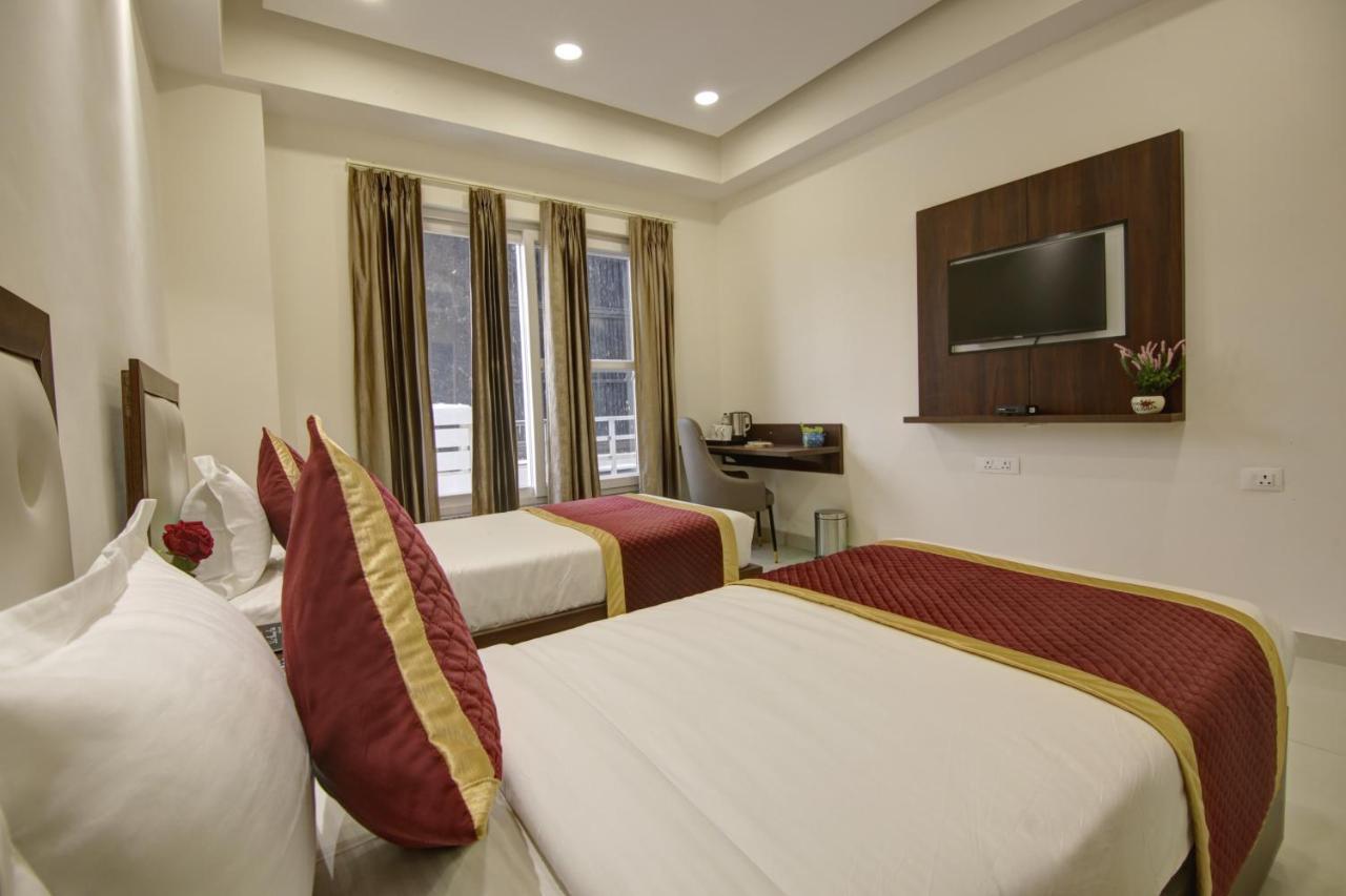 Hotel La Mirage Noida Zewnętrze zdjęcie
