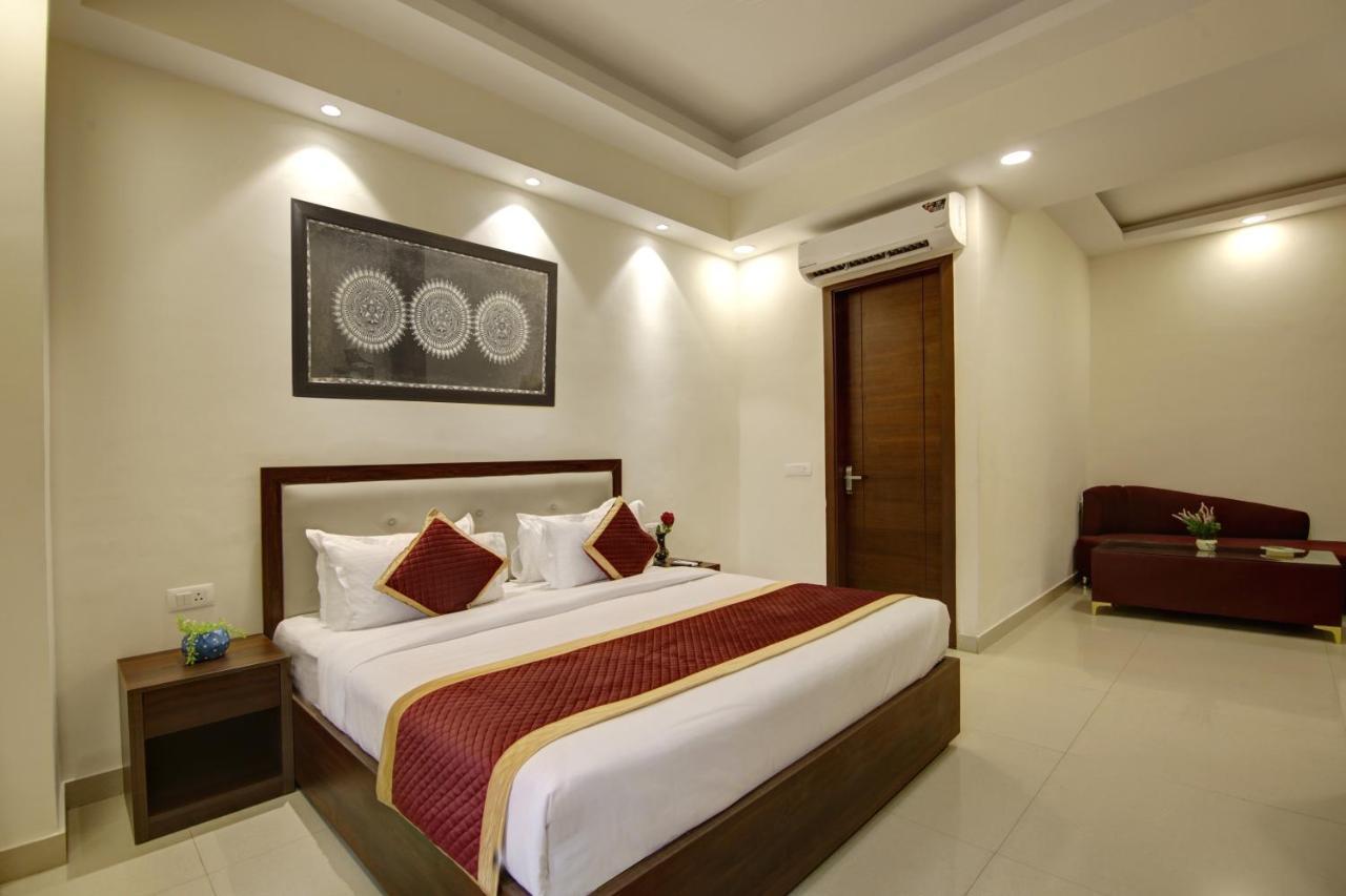 Hotel La Mirage Noida Zewnętrze zdjęcie